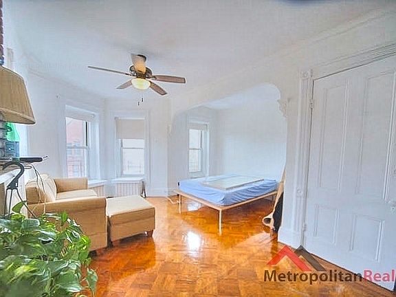 2nd image of 220 6th Ave APT 4R