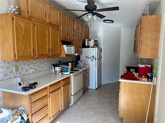 2nd image of 229 W 16th St