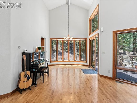 2nd image of 2837 Sunnywood Ave