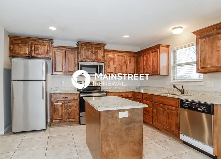 805 Emerson Dr — Photo 5