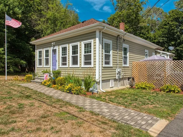 204 Copeland St, West Bridgewater, MA 02379