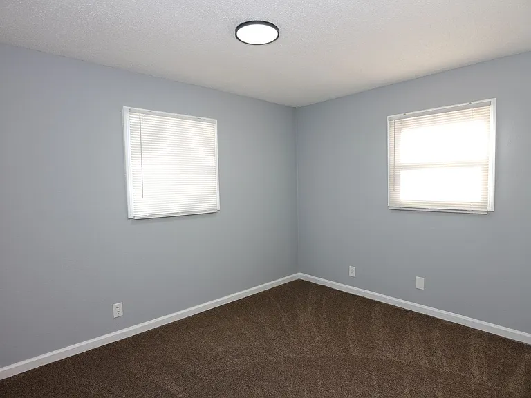 753 N Arnolda Ave — Photo 9