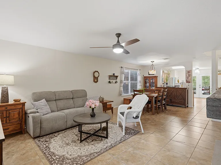 2909 Ashwood Rd — Photo 3