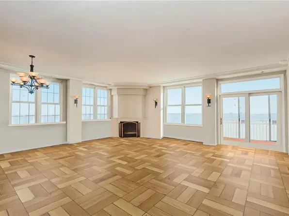 135 Oceana Drive East image 7 of 18