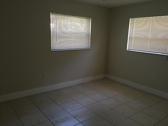 5th image of 422 New York Ave