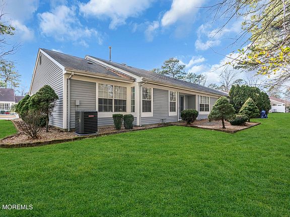 4th image of 1113B Thornbury Lane