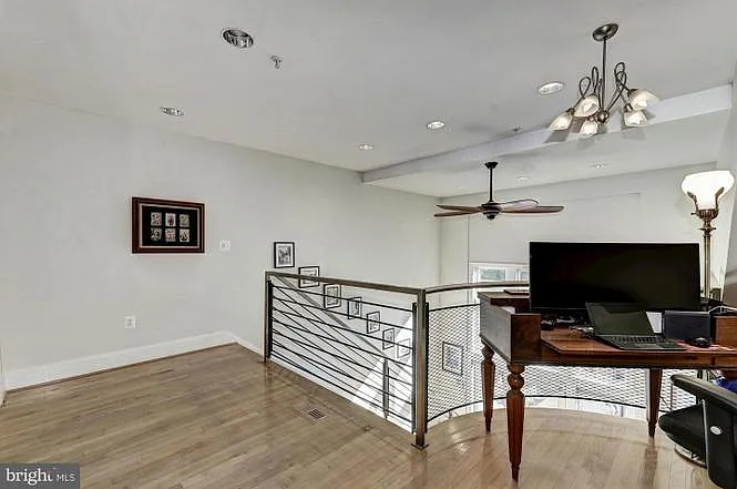 211 R St NE #A — Photo 12