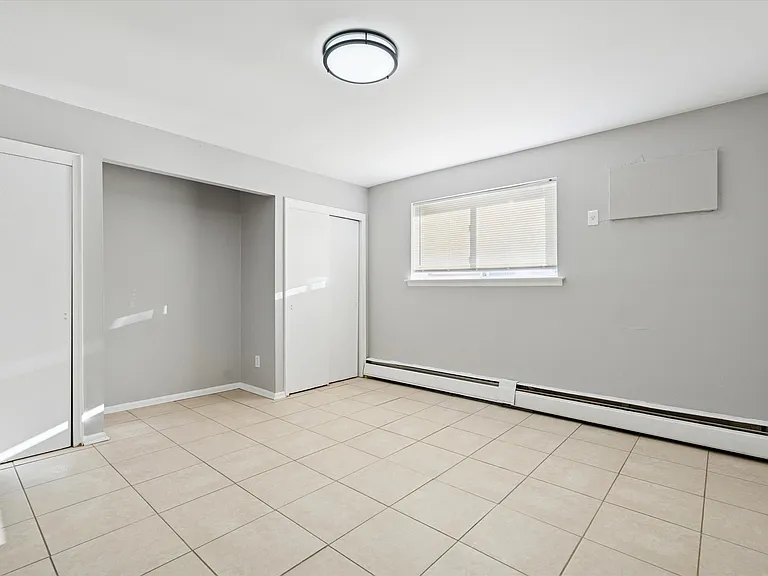 Tustin Court — Photo 8