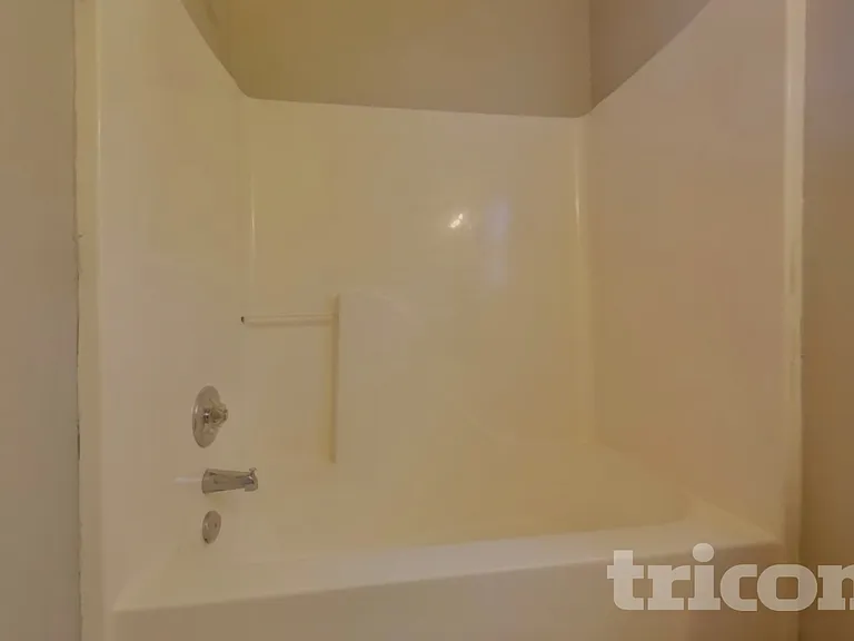 404 Remington Ct — Photo 14