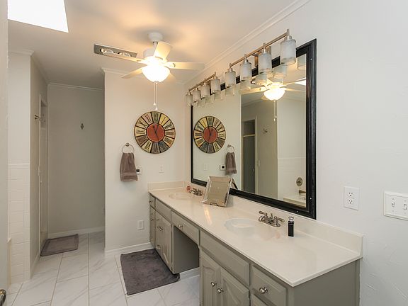 3rd image of 3506 Cinderella Ln