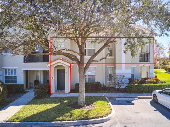 140 SW Peacock Boulevard #21-202, Port St Lucie, FL 34986