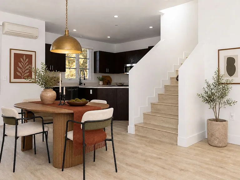 72 W Santa Clara St — Photo 43
