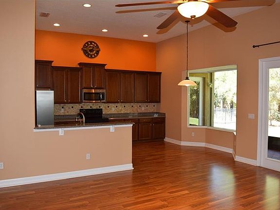 5th image of 2258 Northumbria Dr