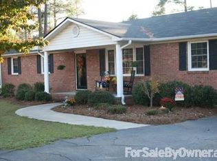 804 Country Club Rd, Salemburg, NC 28385