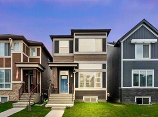 46 S Corner Meadows Cmn NE, Calgary, AB T3N 1K1