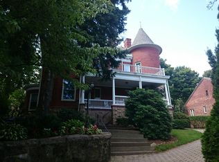 25 Gardner Rd, Brookline, MA 02445