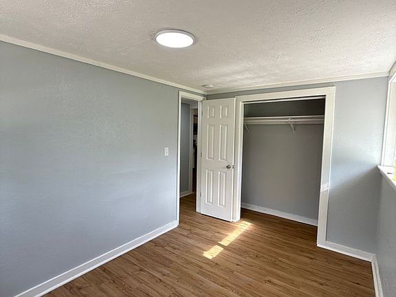 3rd image of 5168 Crooked Ln
