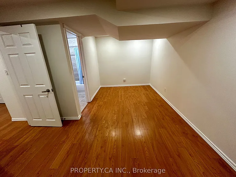 144 Rockwood Cres #BASEMENT — Photo 6