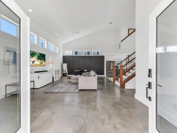 1813 Crockett St, Houston, TX 77007