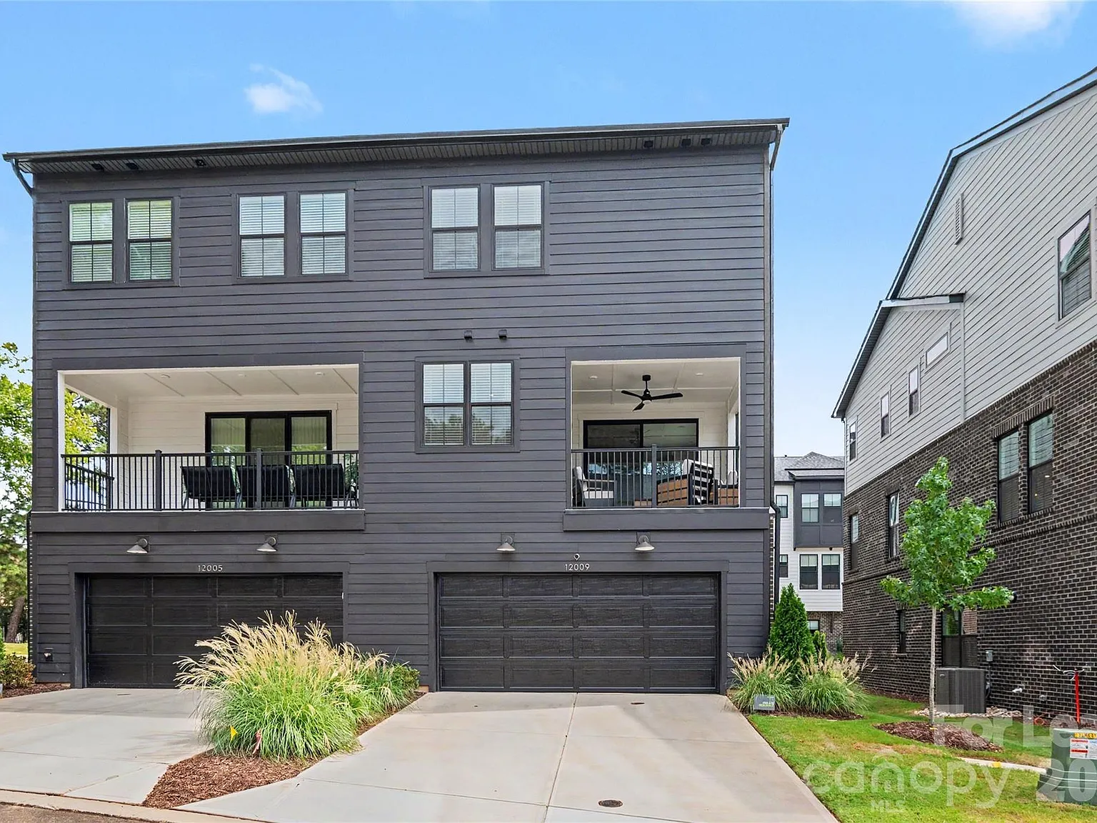 4 bed, 3.5 bath, 2004 sqft, $4,200 — Photo 2