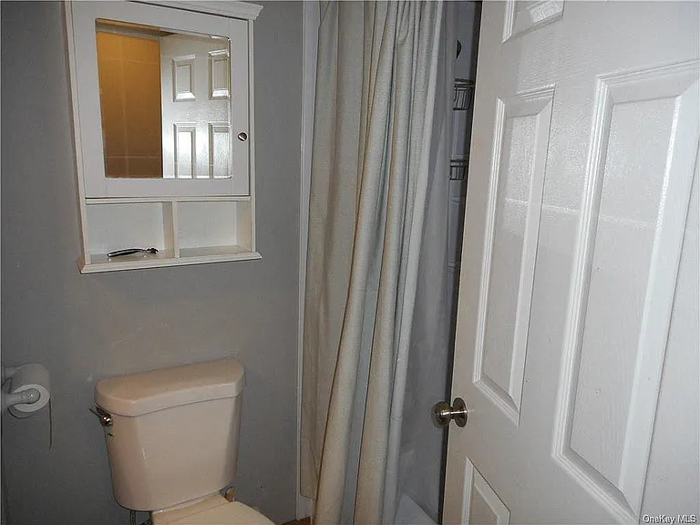 37 Hawk Ln — Photo 2