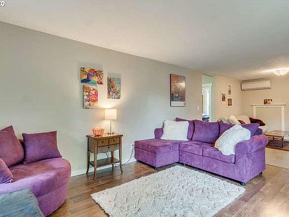 3rd image of 221 NW Garibaldi St