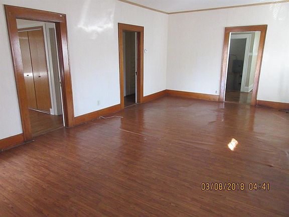 2nd image of 140 N Saint Clair St