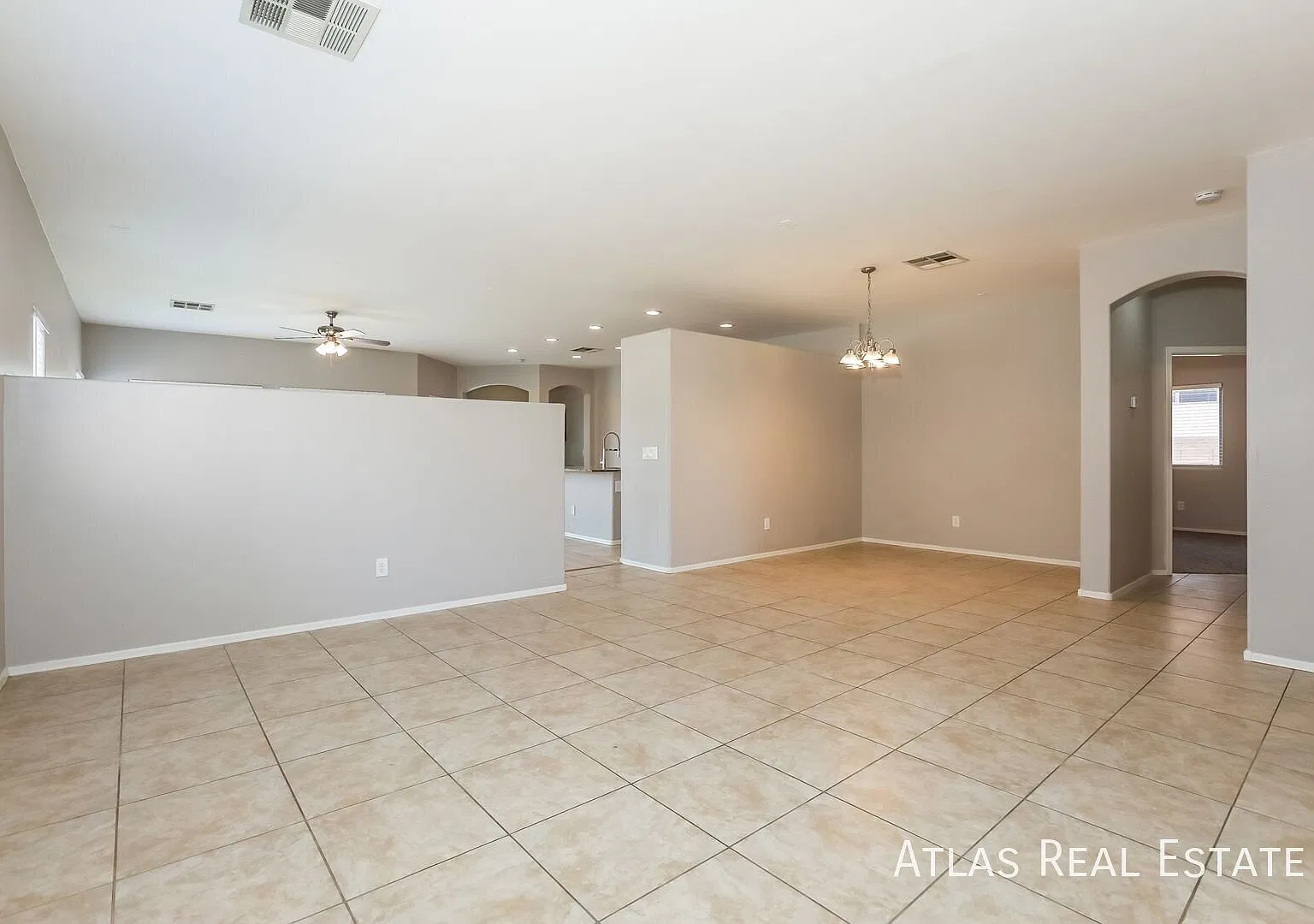 Gorgeous single story 4 bedroom 2 bath home in desirable Skyline Ranch — Photo 4