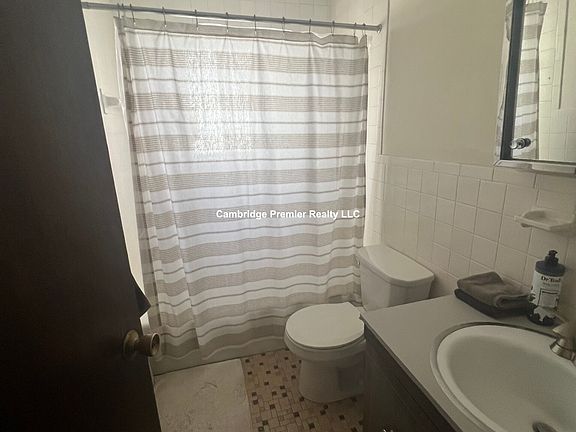 4th image of 10 Cameron Ave #10