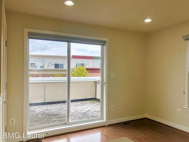 4411 Longfellow St — Photo 14