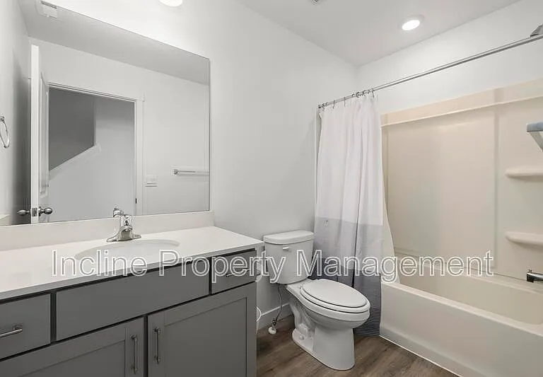 1113 E Yard Row — Photo 16