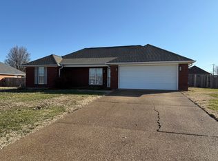 110 Summerfield Dr, Medina, TN 38355