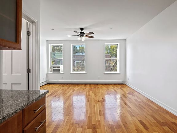 4th image of 411 17th St APT 4B