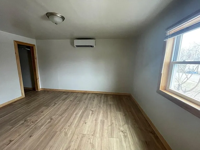 83 Commercial St — Photo 7