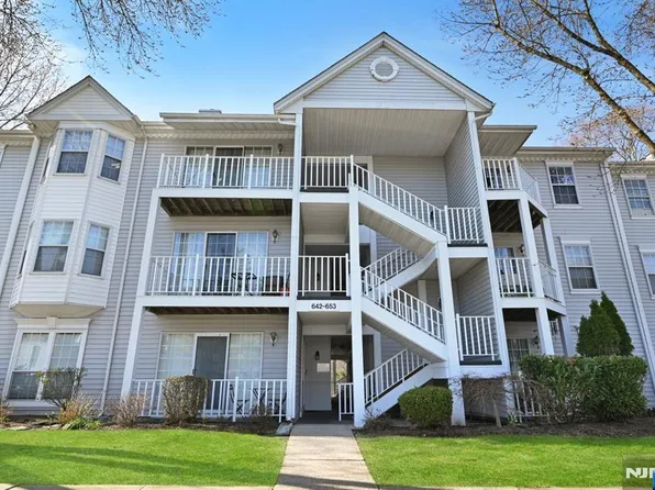 652 Plum Ter #652, Mahwah, NJ 07430