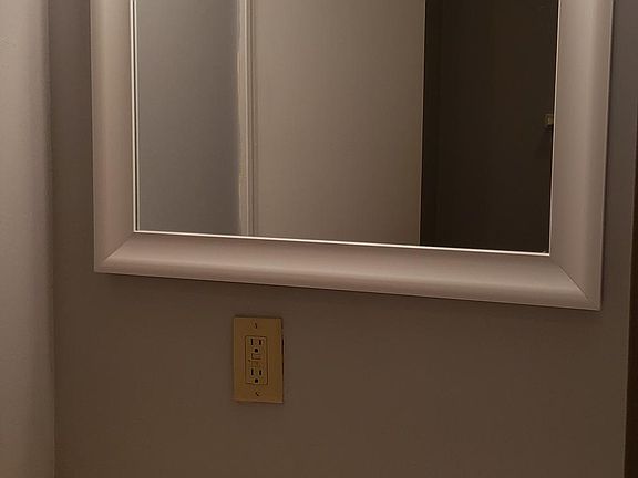4th image of 909 Wells Ave APT A