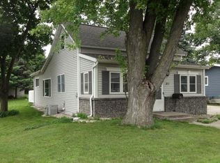 327 Elizabeth St, Lodi, WI 53555