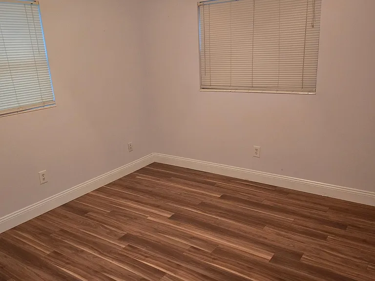 2437 Eastbrook Blvd — Photo 5