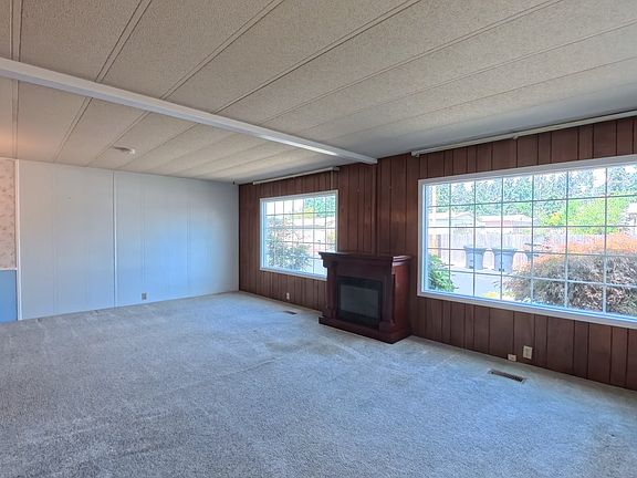4th image of 1055 Lockhaven Dr N Unit 83
