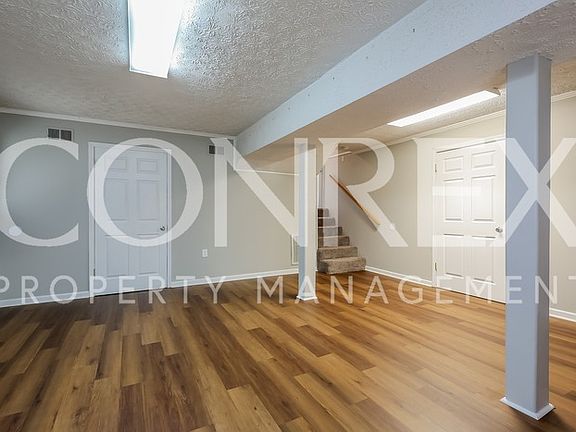 4th image of 1306 E Yellow Wood Dr