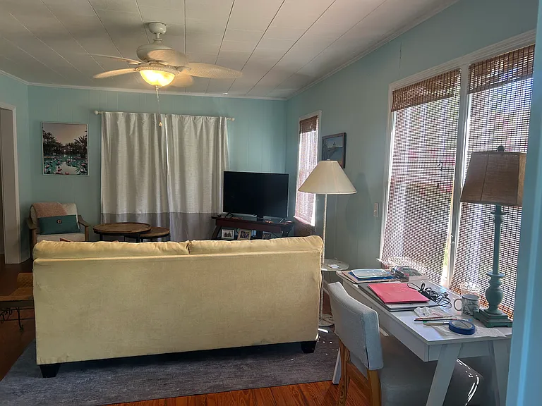 422 Riverland Dr — Photo 8