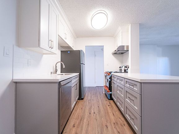 3rd image of 365 Euclid Ave #102
