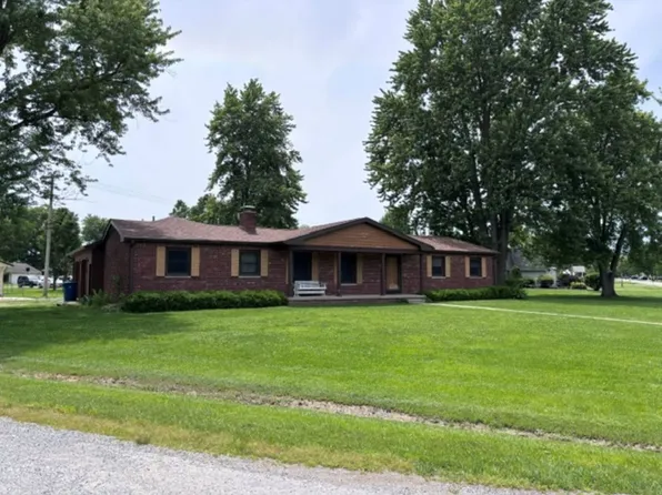 742 Shadwell Ave, Flora, IL 62839