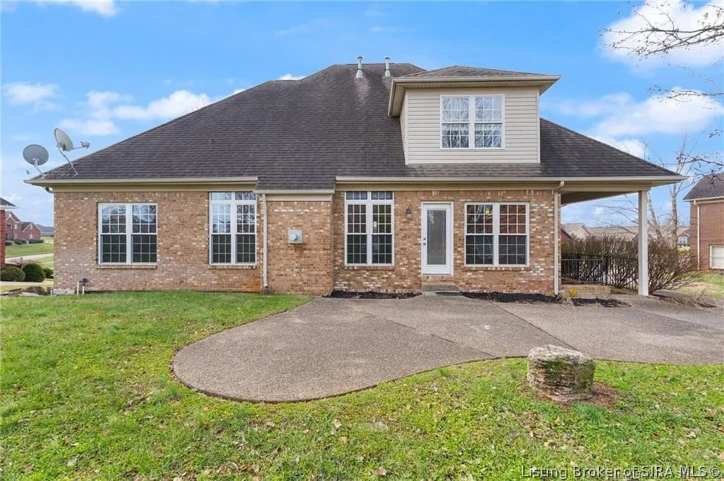 5 bed, 3.5 bath, 3149 sqft, $3,100 — Photo 4