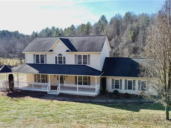 1114 Red Top Rd, Wilkesboro, NC 28697