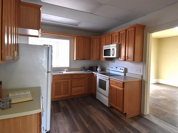 4th image of 533 2nd St