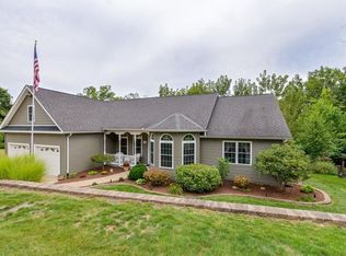 18 Ferrin Dr, Southwick, MA 01077