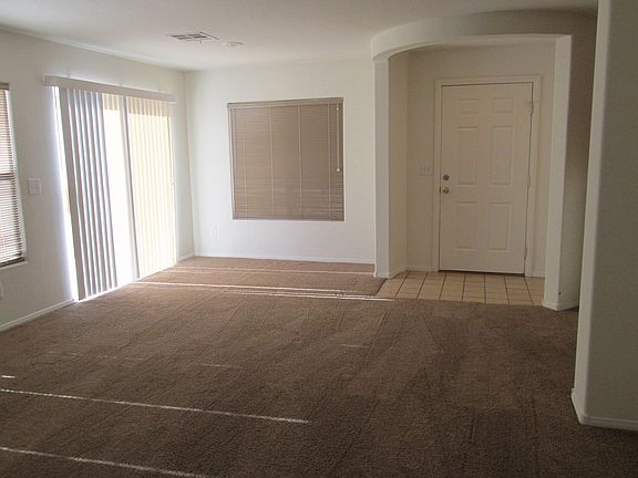 ENTRY/LIVING ROOM