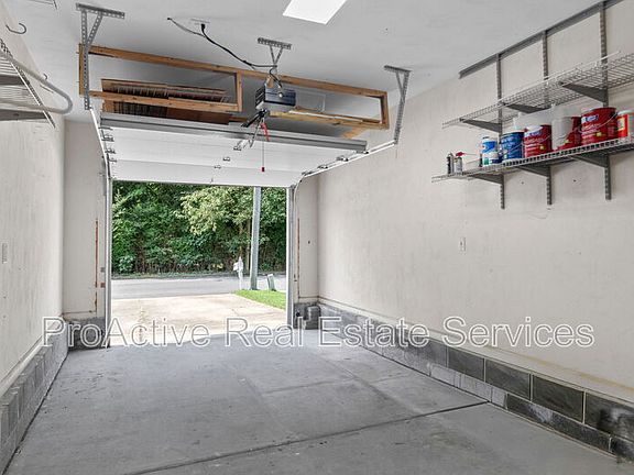 3rd image of 5312 Pandoria Ave