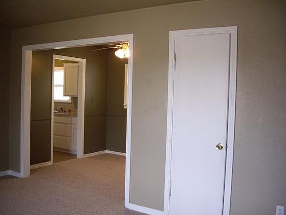 3rd image of 9304 Essex Ct
